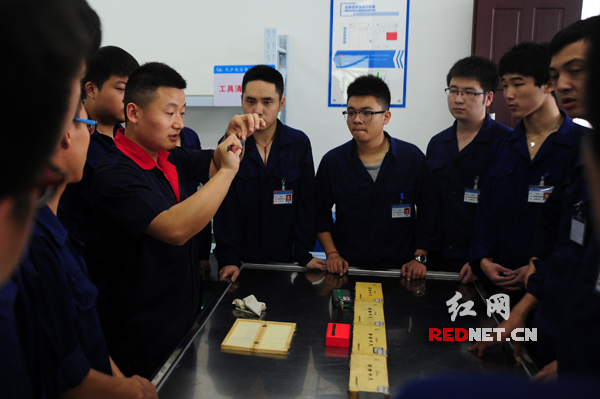 长沙航空职业技术学院12年来已累计为部队培养了1756名专业技术士官。